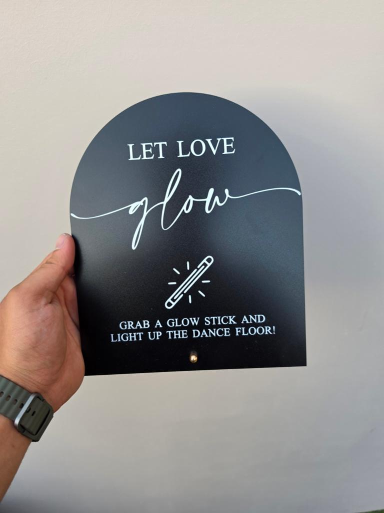 Bordje 'Let Love Glow' voor glow sticks op de dansvloer, Ophalen of Verzenden
