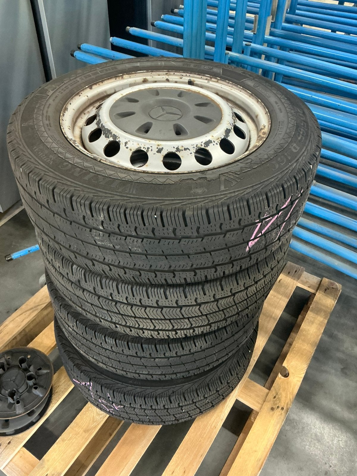 Set Mercedes Vito banden op velg – 205/65 R16C wieldoppen, Ophalen, Bestelwagen, 16 inch, Nieuw