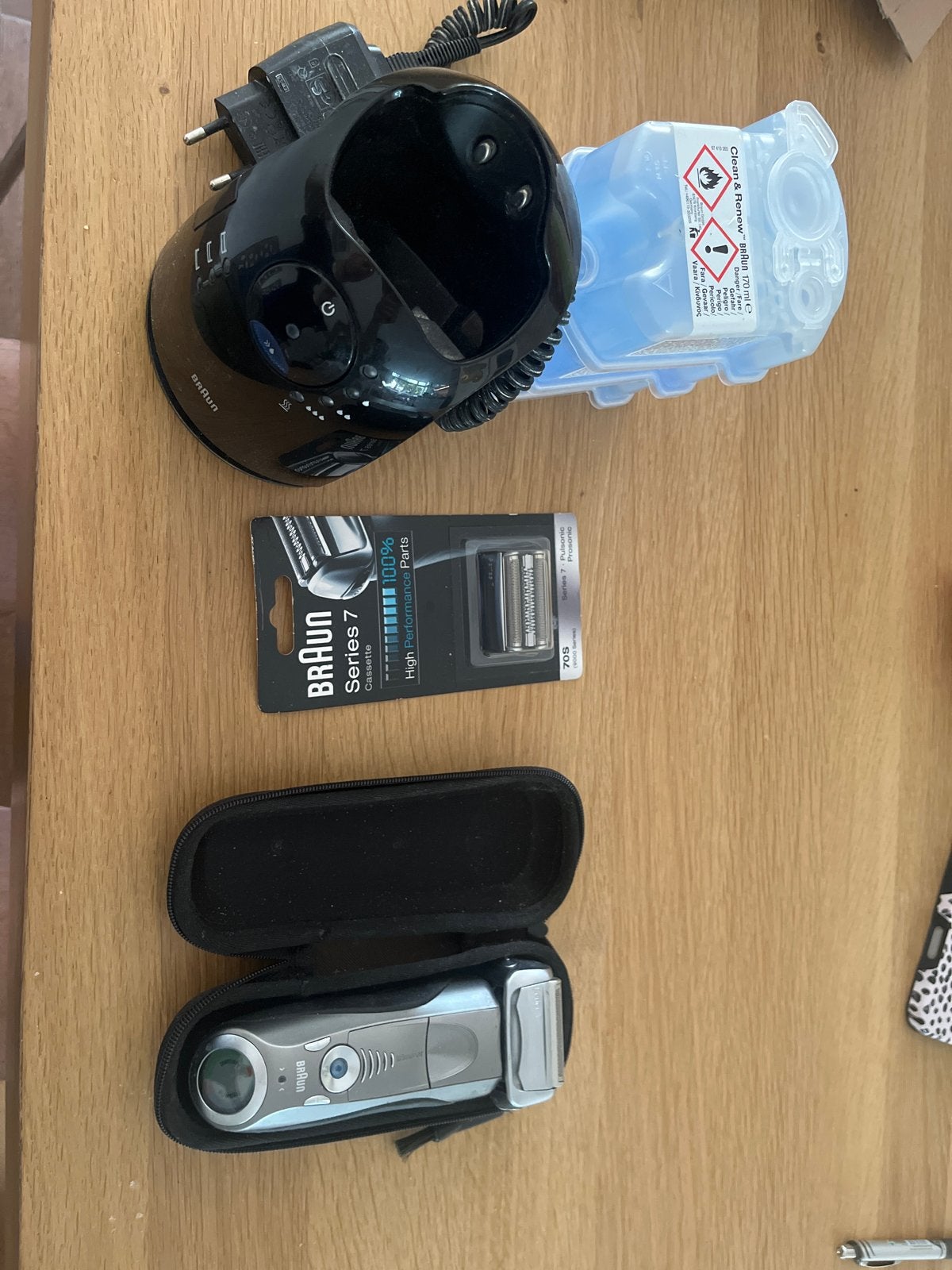 Braun Series 7 Scheerapparaat met Reinigingsstation, Ophalen of Verzenden, Gebruikt, Scheren en Epileren