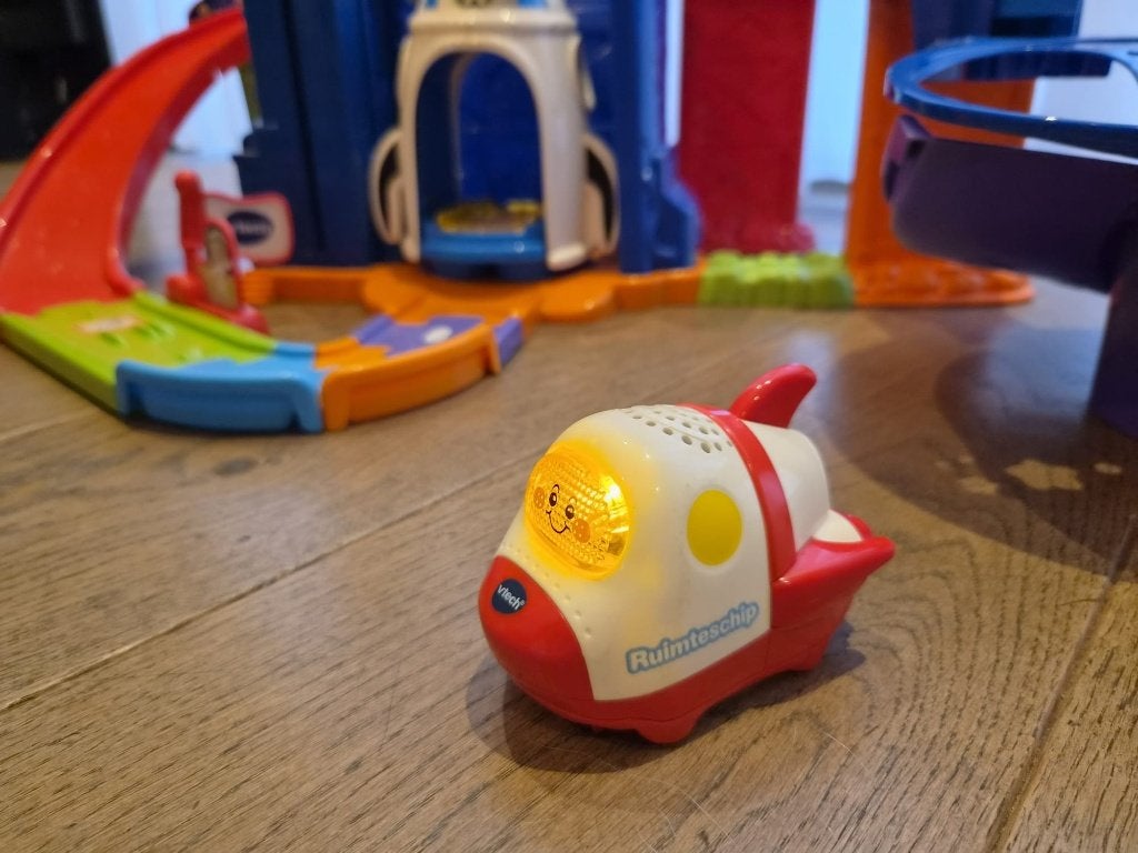 Toet toet ruimtestation, Ophalen, Gebruikt, 2 tot 4 jaar