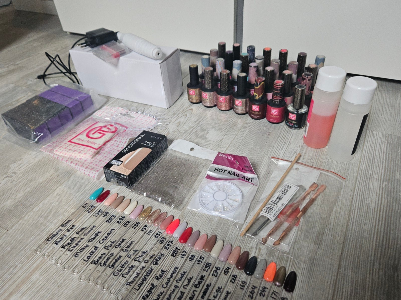 Grote set pink gellac PG nagels nails potjes kleuren, Ophalen of Verzenden, Zo goed als nieuw, Handen en Nagels, Toebehoren