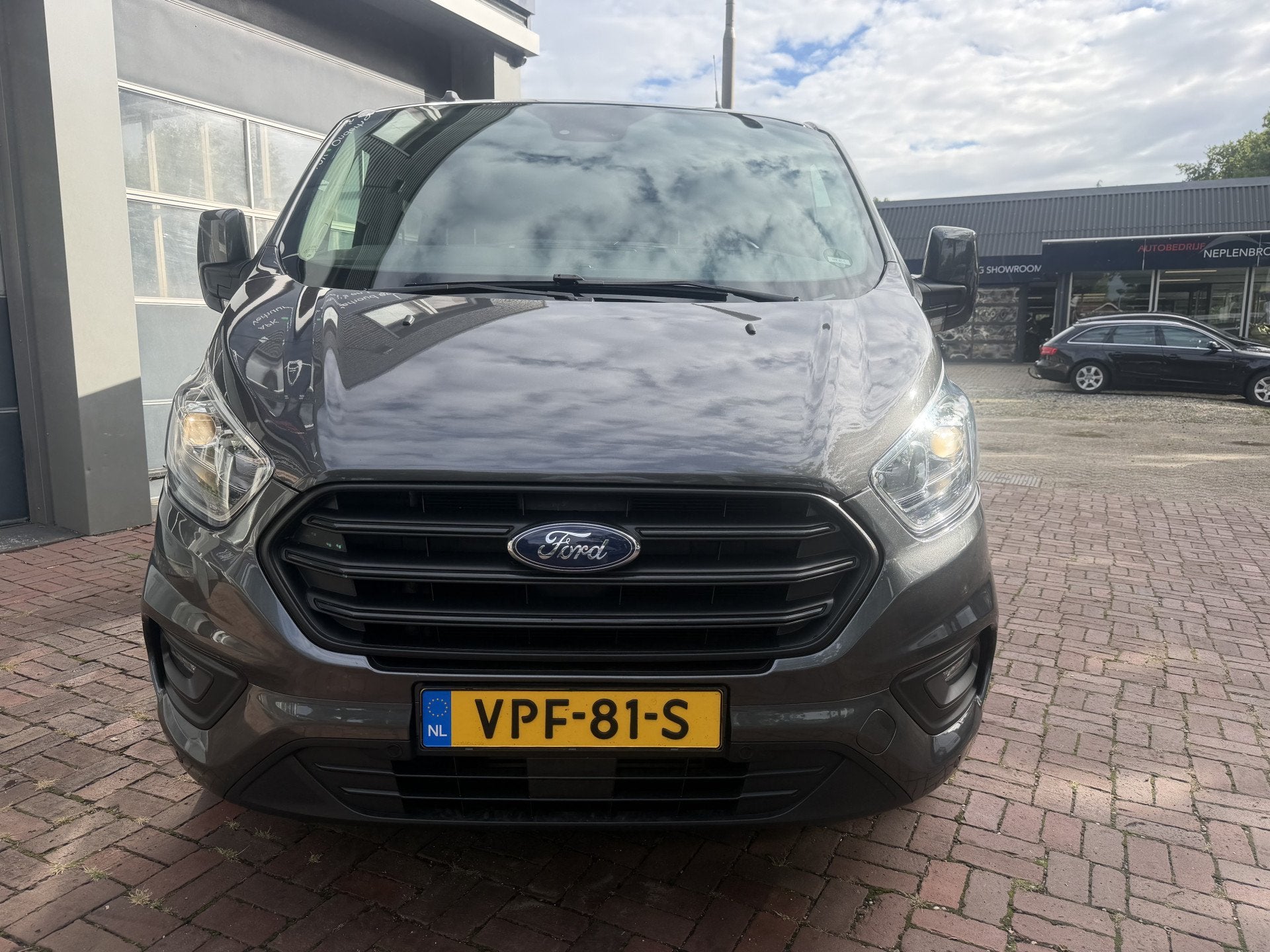 Ford Transit Custom 300 2.0 TDCI L1H1 Trend DC 6-persoons Vo, Voorwielaandrijving, Dealer onderhouden, 4 cilinders, Bedrijf
