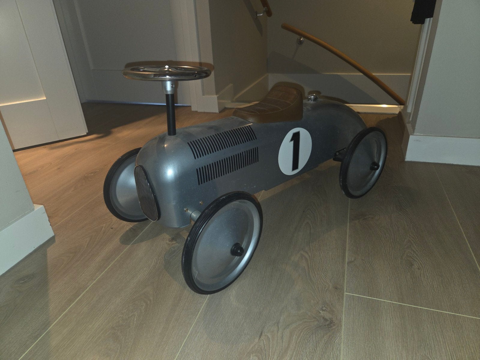 Metalen Loopauto - Vintage Stijl, Kinderen en Baby's, Speelgoed | Buiten | Voertuigen en Loopfietsen, Ophalen, Zo goed als nieuw