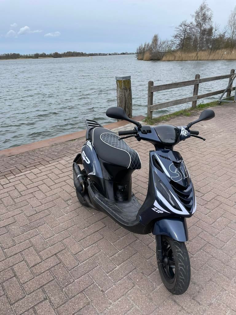 Zip 70cc 2t, Fietsen en Brommers, Scooters | Piaggio, Ophalen of Verzenden, Zo goed als nieuw, Tweetakt, Zip