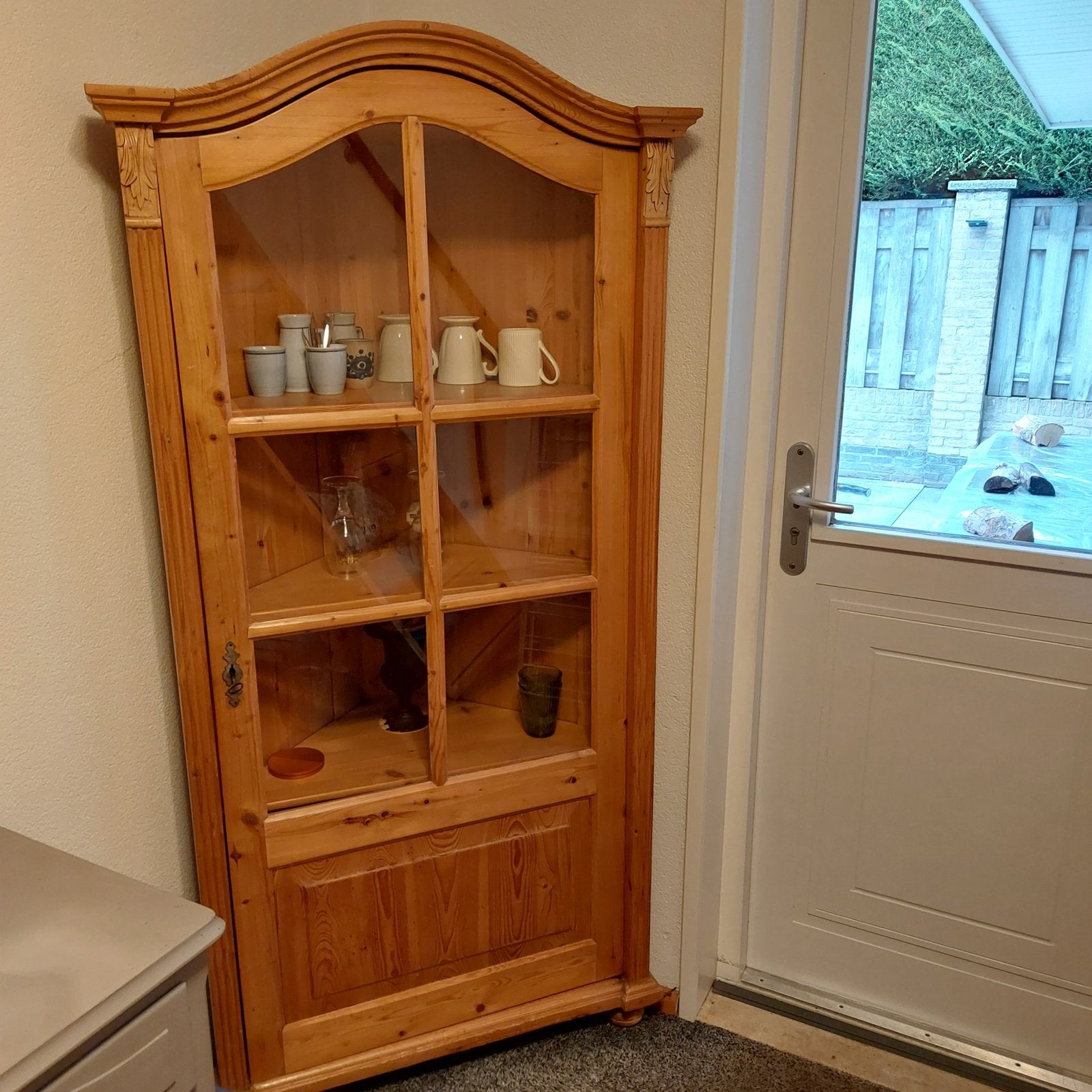 Antieke grenen hoekkast, Ophalen, Met plank(en), Gebruikt, 50 tot 100 cm