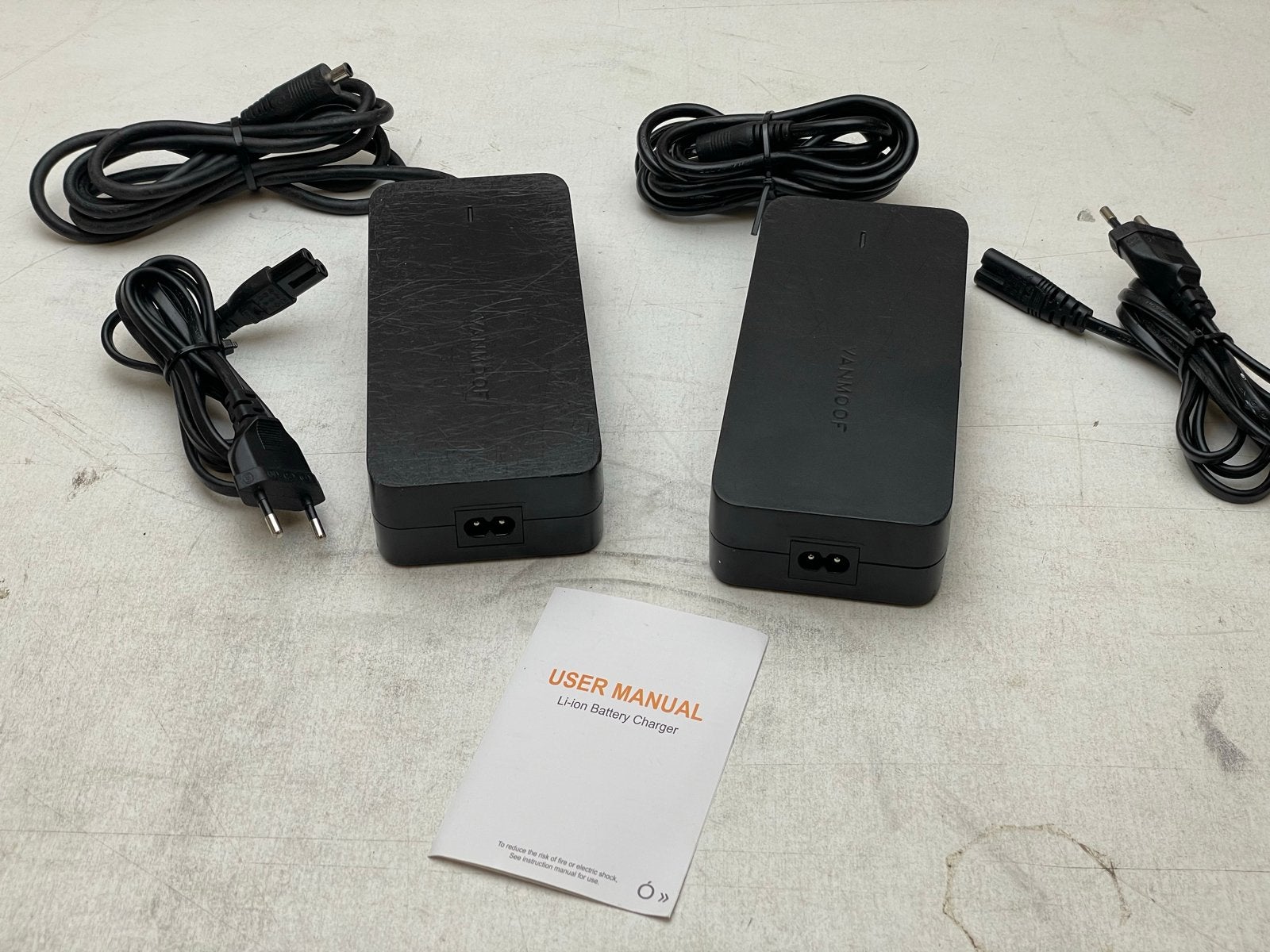 2x VanMoof Electrified S3 & X3 Li-ion Batterij Opladers, Gebruikt