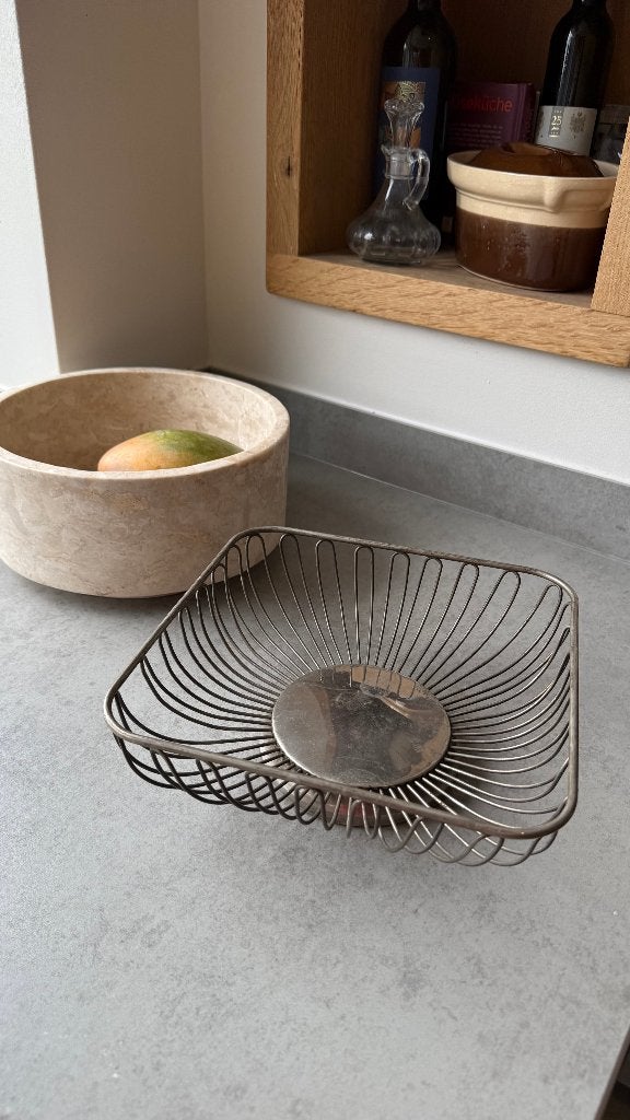 Vintage metalen draadmand / fruitschaal – vierkant design, Vintage, Gebruikt, Ophalen of Verzenden, Metaal