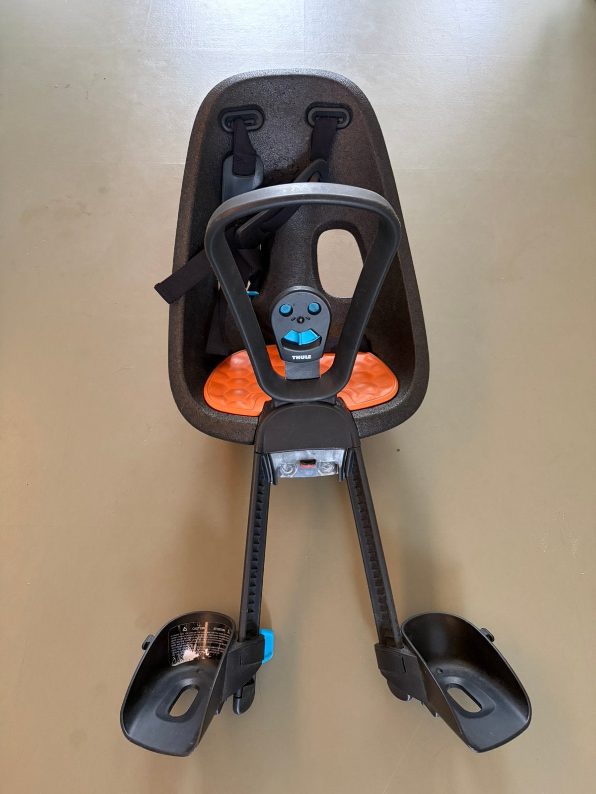 Thule Yepp voorzitje voor op de fiets, zwart/oranje, Ophalen, Gebruikt, Voorzitje, Voetsteuntjes