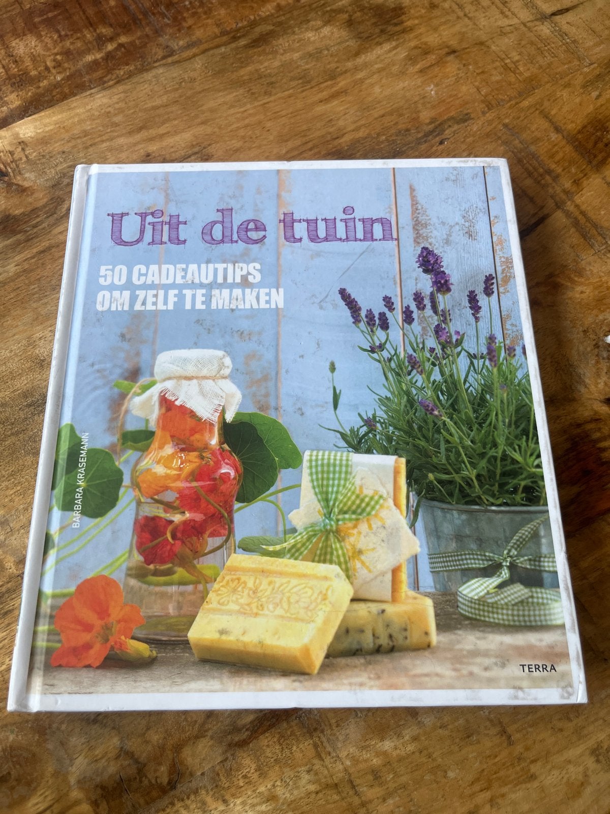 Uit de tuin: 50 cadeautips om zelf te maken, Boeken, Overige typen, Ophalen of Verzenden, Zo goed als nieuw, Gezond koken
