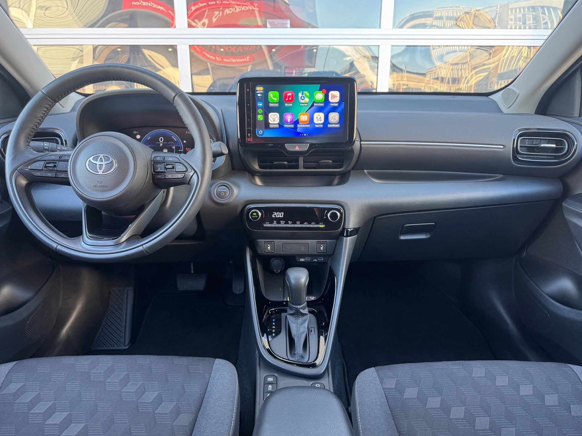 Toyota Yaris 1.5 Hybrid 115 Dynamic|Apple CarPlay/Android Au, Gebruikt, 1490 cc, Hybride Elektrisch/Benzine, 3 cilinders