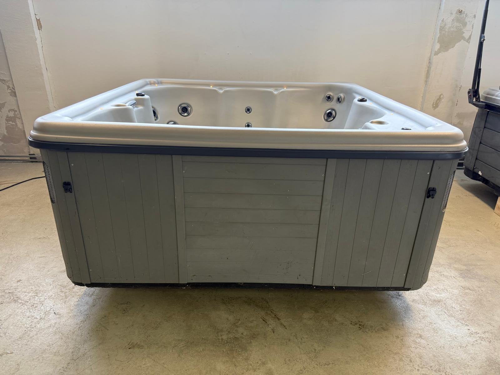Viking Spa | 6 persoons | Balboa besturing, Ophalen, Zo goed als nieuw, Filter