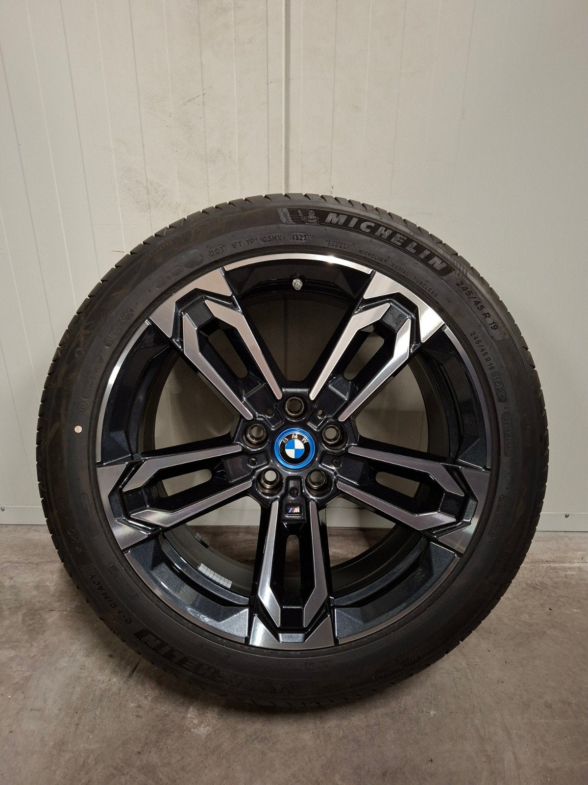 19' BMW X1 iX1 X2 iX2 Styling 871M met zomerbanden Nieuw, Auto-onderdelen, Banden en Velgen, 19 inch, 245 mm, Banden en Velgen
