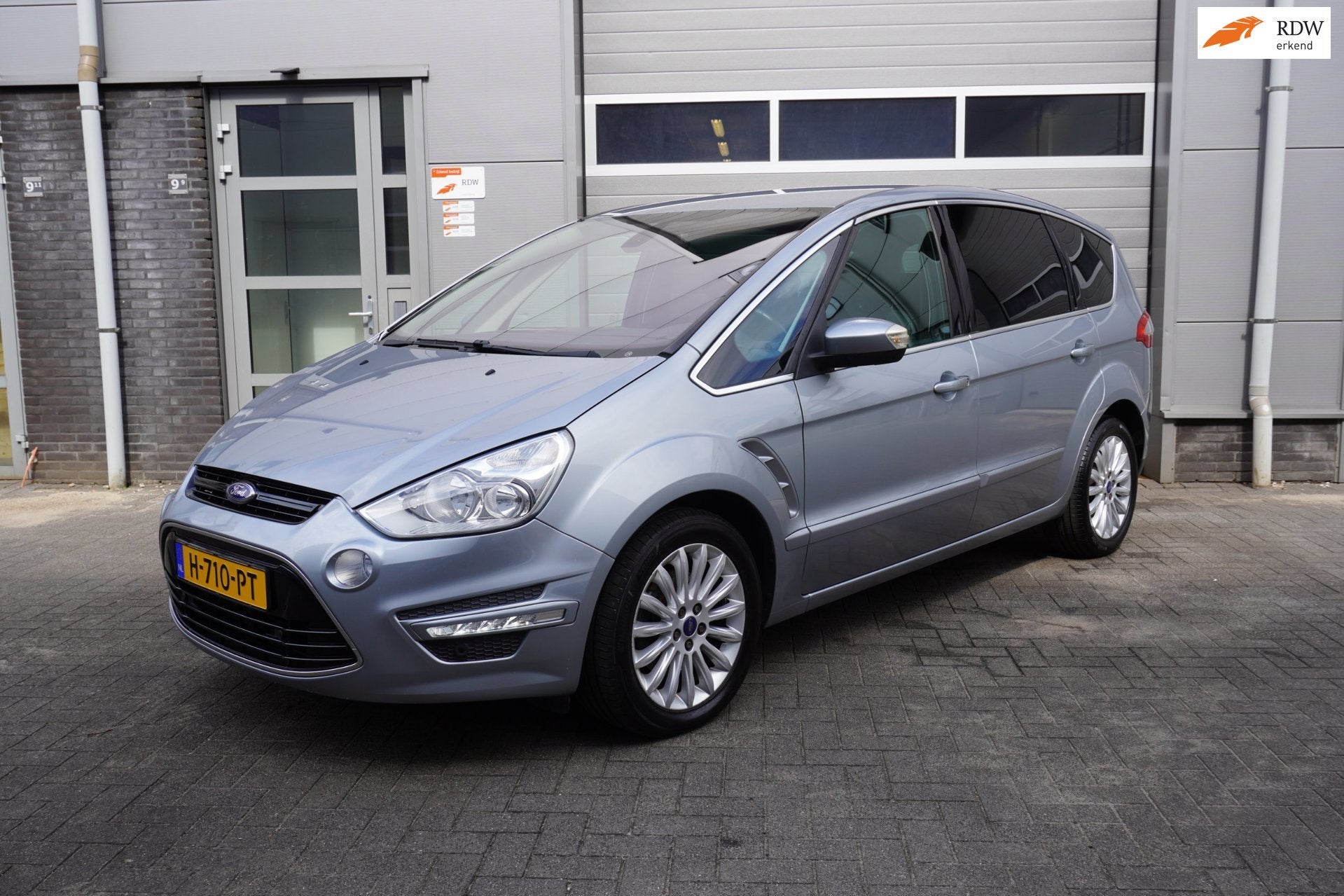 Ford S-Max 1.6 EcoBoost Lease Titanium | Nieuwe koppeling |, Auto's, Ford, Voorwielaandrijving, Gebruikt, Zwart, 4 cilinders