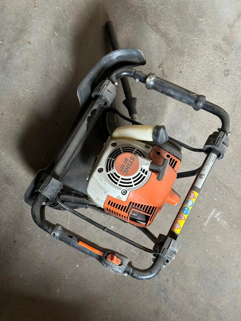 Stihl BT 121 Grondboor - Krachtige Benzine Aandrijving, Ophalen, Gebruikt, Benzine