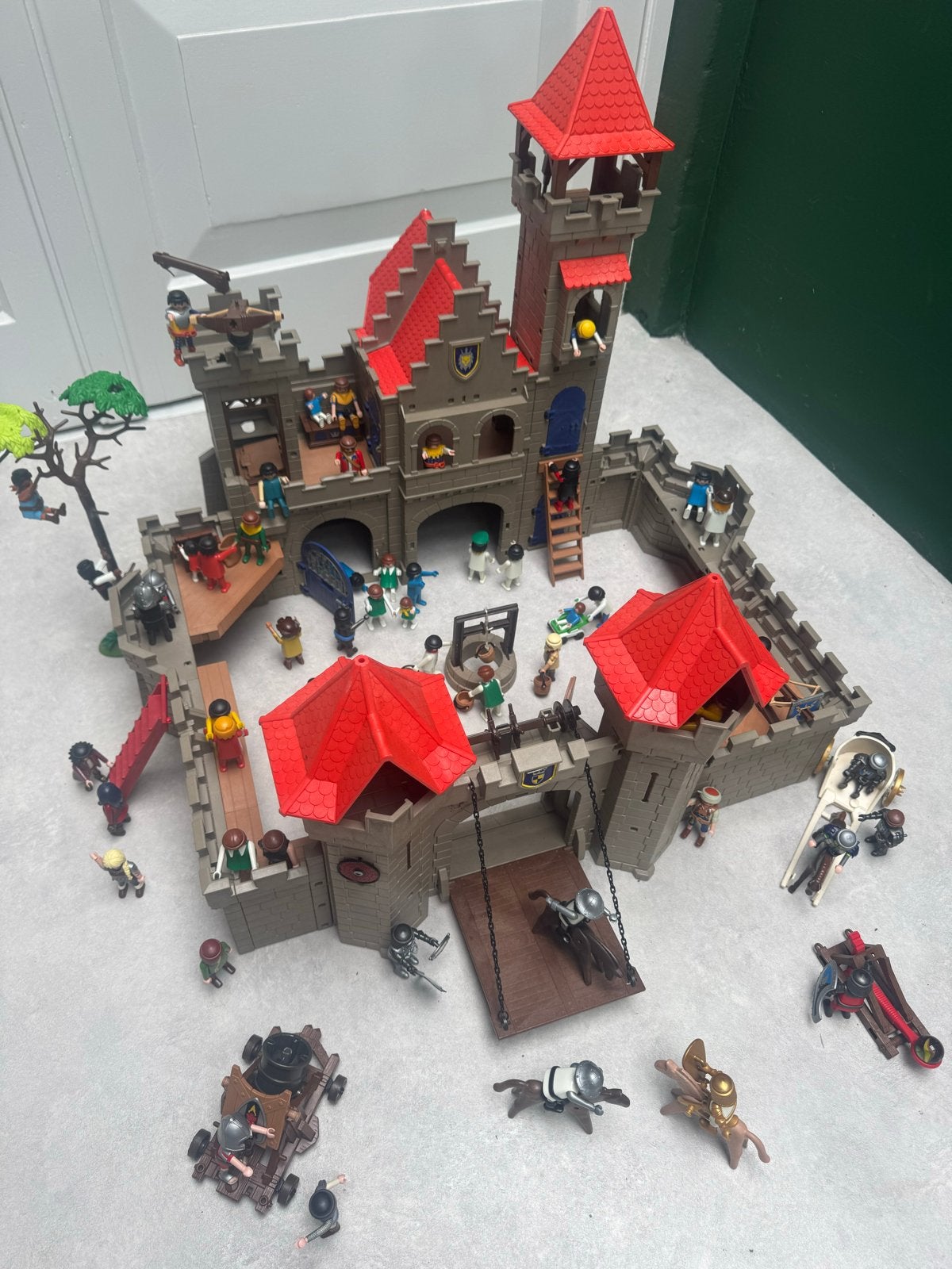 Groot Playmobil Kasteel met ridders en accessoires, Kinderen en Baby's, Speelgoed | Playmobil, Ophalen, Gebruikt, Complete set