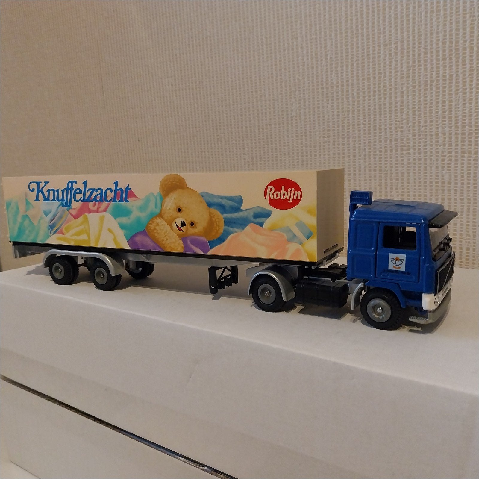 Tekno Volvo F12 Robijn 'Knuffelzacht', Ophalen of Verzenden, Zo goed als nieuw, Bus of Vrachtwagen, Tekno