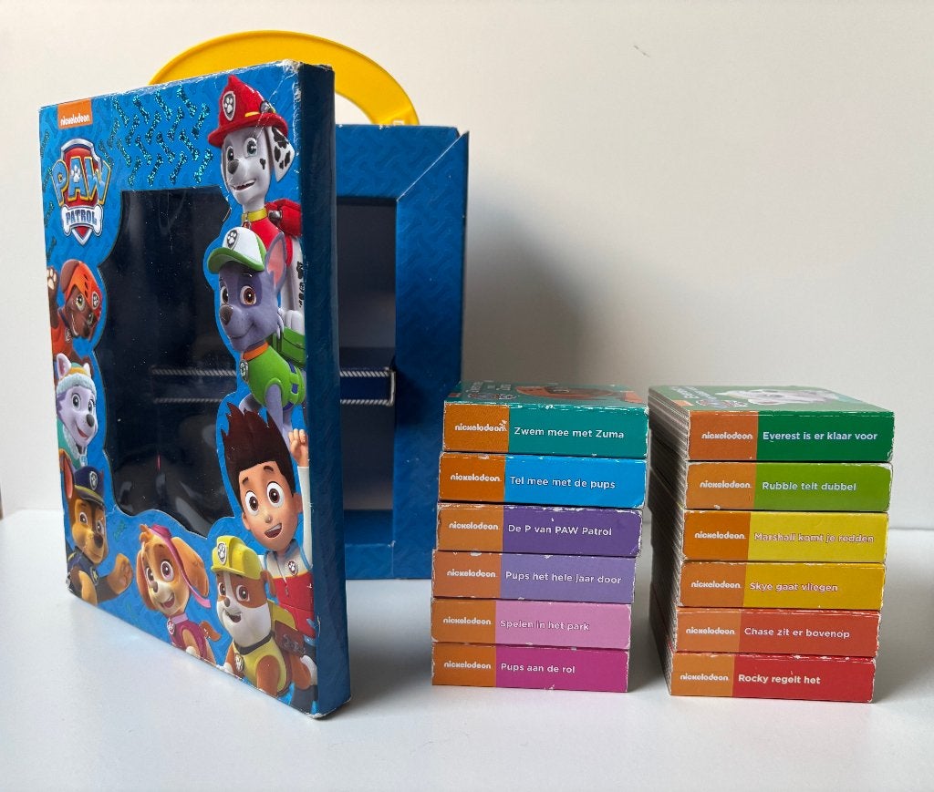 koffertje met 12 kartonnen boekjes Paw Patrol - super leuk, Boeken, Kinderboeken | Kleuters, Gelezen, Fictie algemeen, Jongen of Meisje
