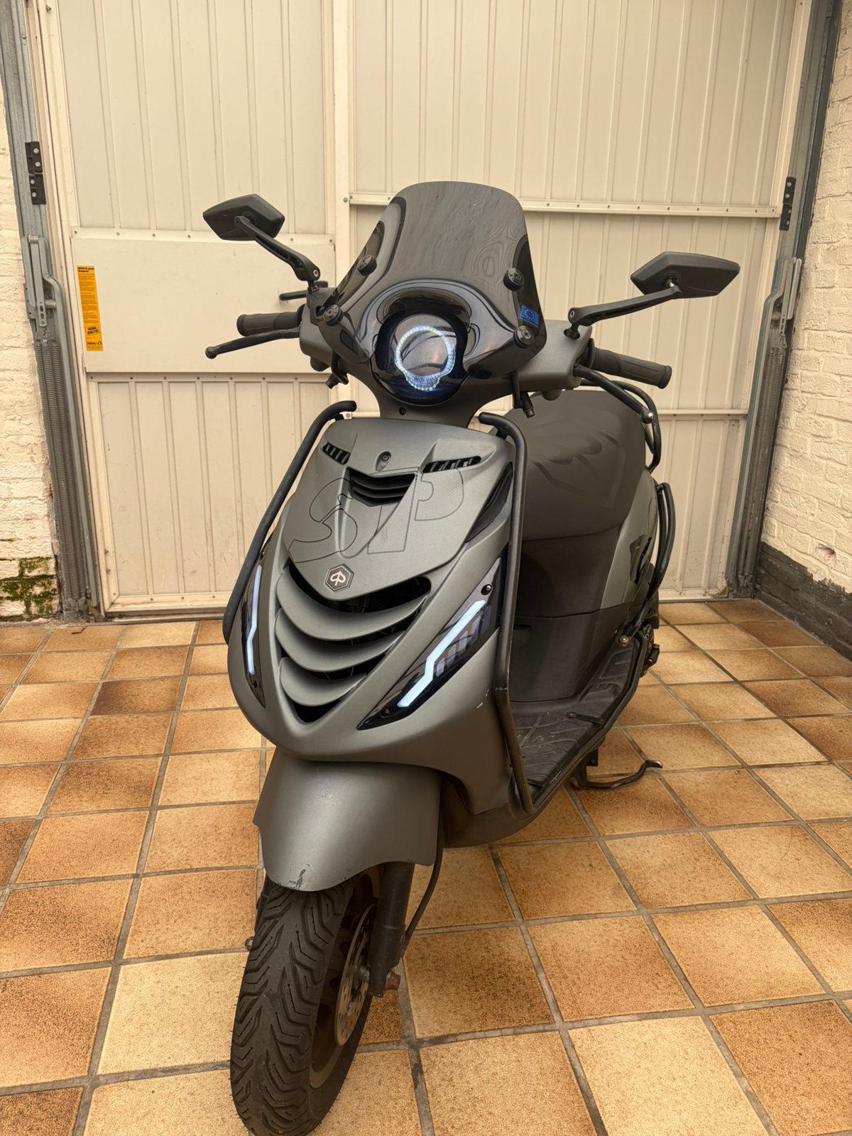 Piaggio Zip iGet 80cc (2022) Full Option Black Edition, Fietsen en Brommers, Scooters | Piaggio, Ophalen, Zo goed als nieuw, Benzine