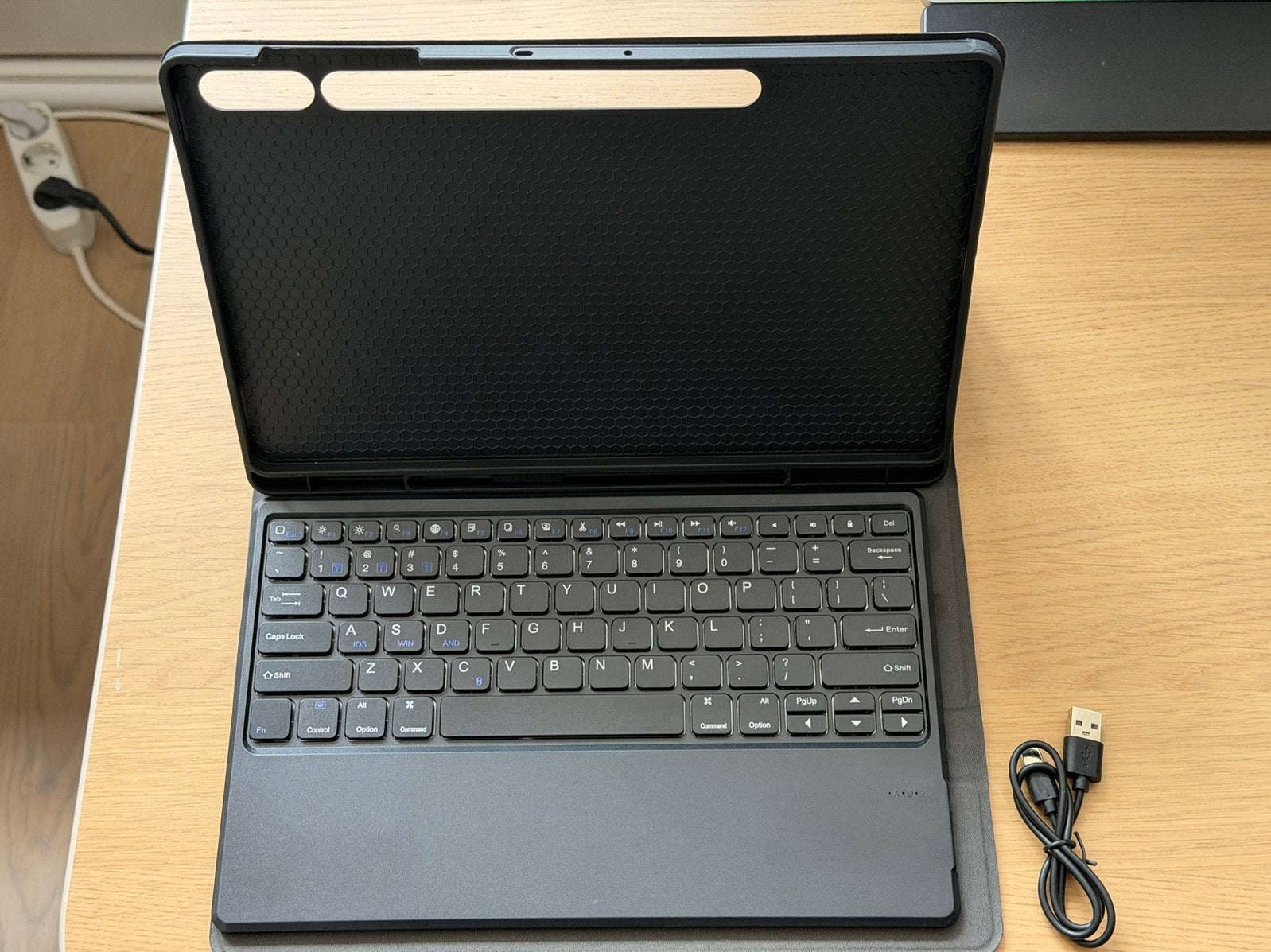 Hoes met toetsenbord zwart voor o.a. Samsung Tablet S10 Plus, 10 inch, Nieuw, Bescherming voor- en achterkant, Ophalen of Verzenden