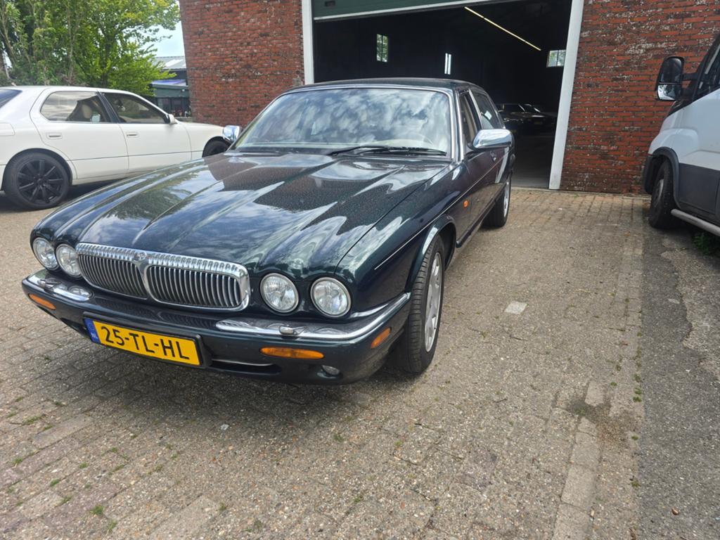 Daimler Super Eight 4.0 V8 LWB 1999 Groen, Auto's, Overige Auto's, Automaat, Achterwielaandrijving, 1770 kg, 4 stoelen