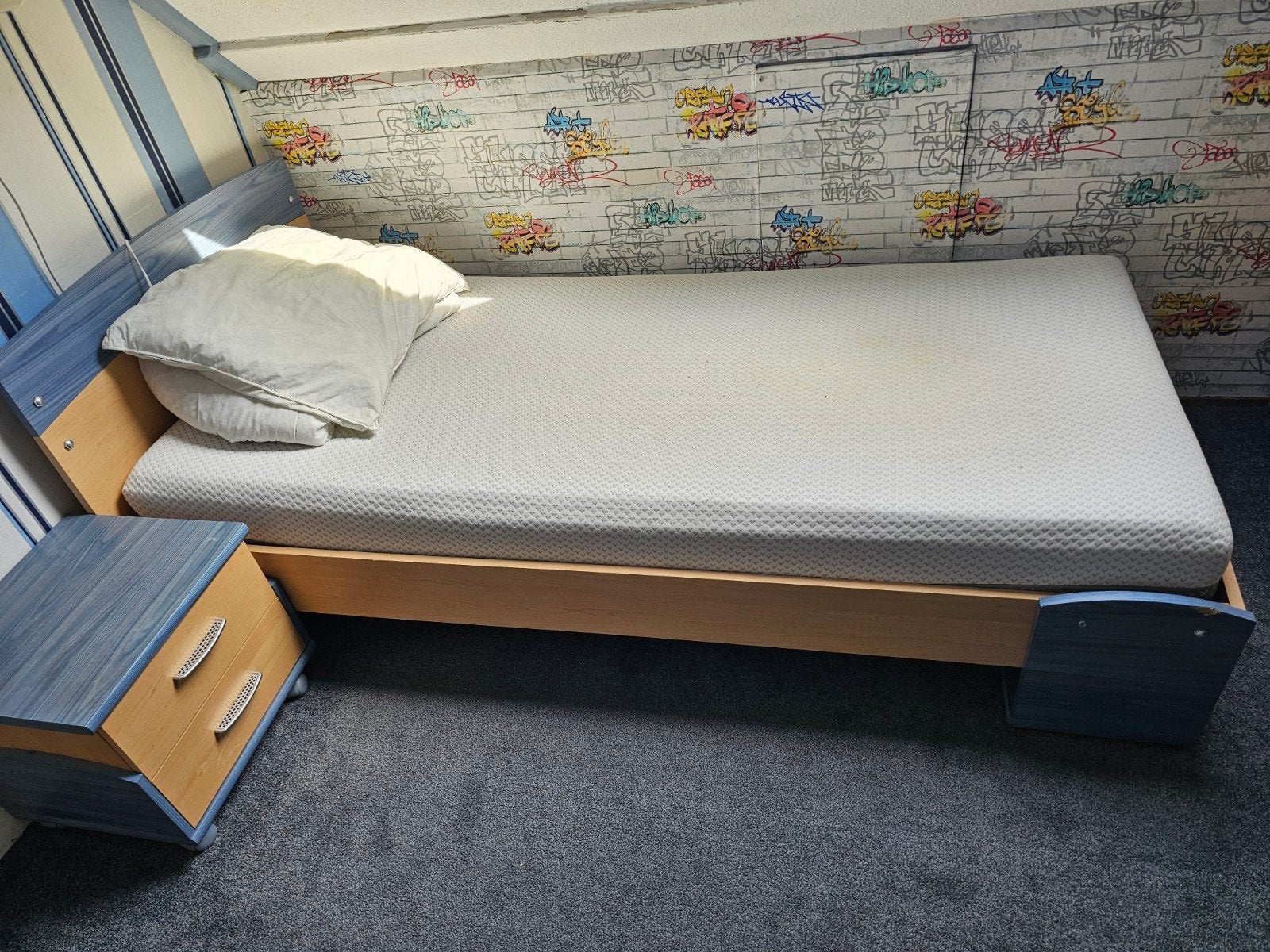 Complete kinderkamer set: bed, kledingkast, bureau, ladekast, Ophalen, Gebruikt, Jongetje of Meisje