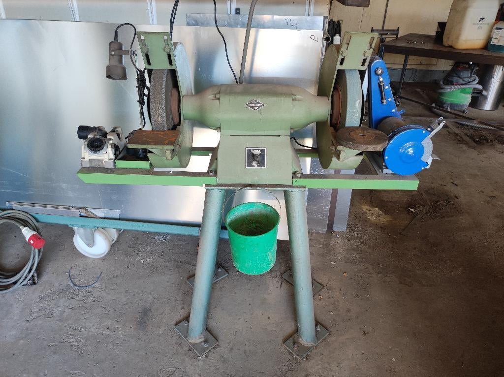 Zware slijpmachine v.s.f., Ophalen, Gebruikt, Minder dan 700 watt, Werkbankslijpmachine