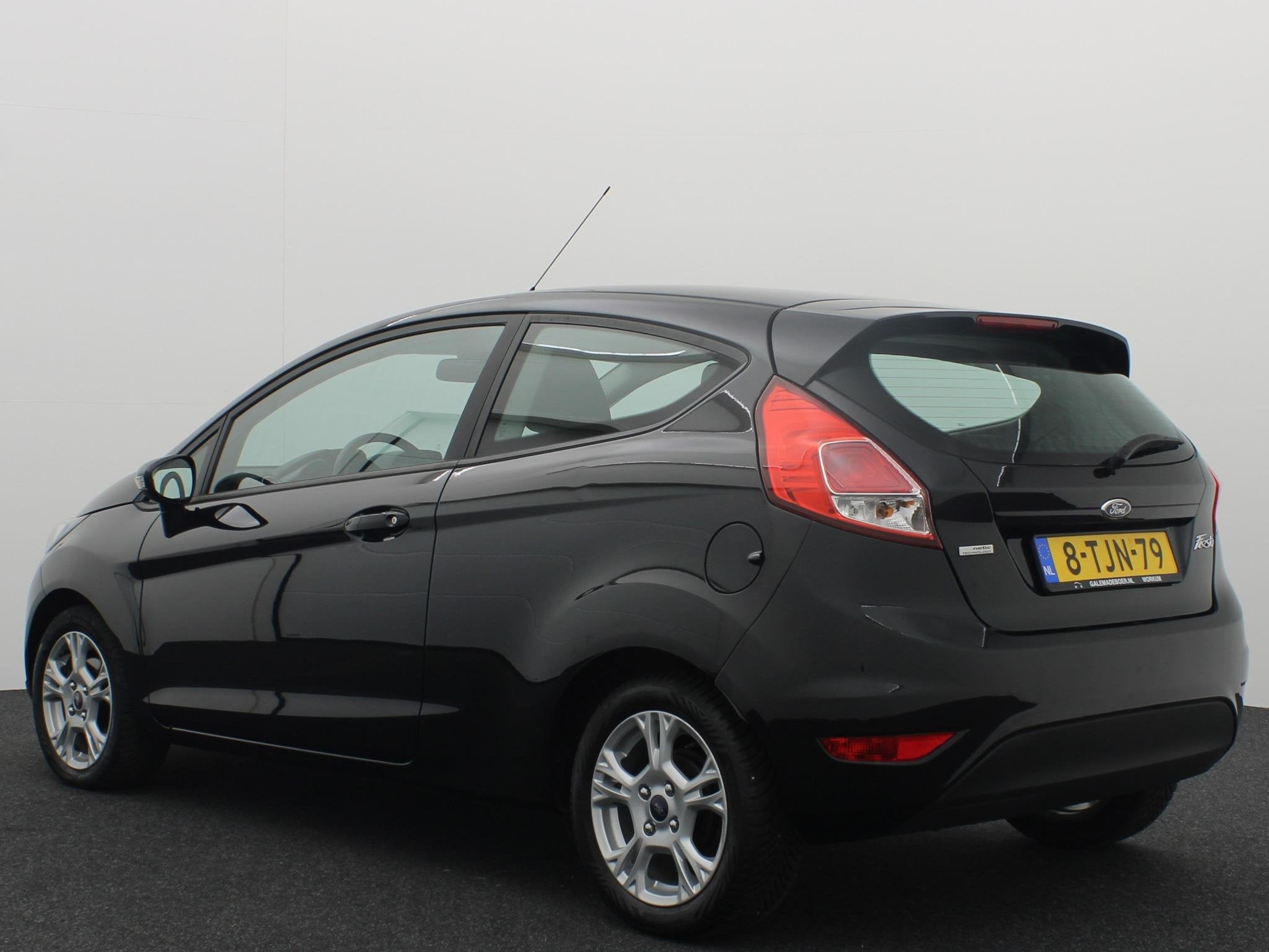 Ford Fiesta 1.6 TDCi Lease Style NWE D-RIEM / AIRCO / BLUETO, Auto's, Voorwielaandrijving, Euro 5, Stof, Gebruikt