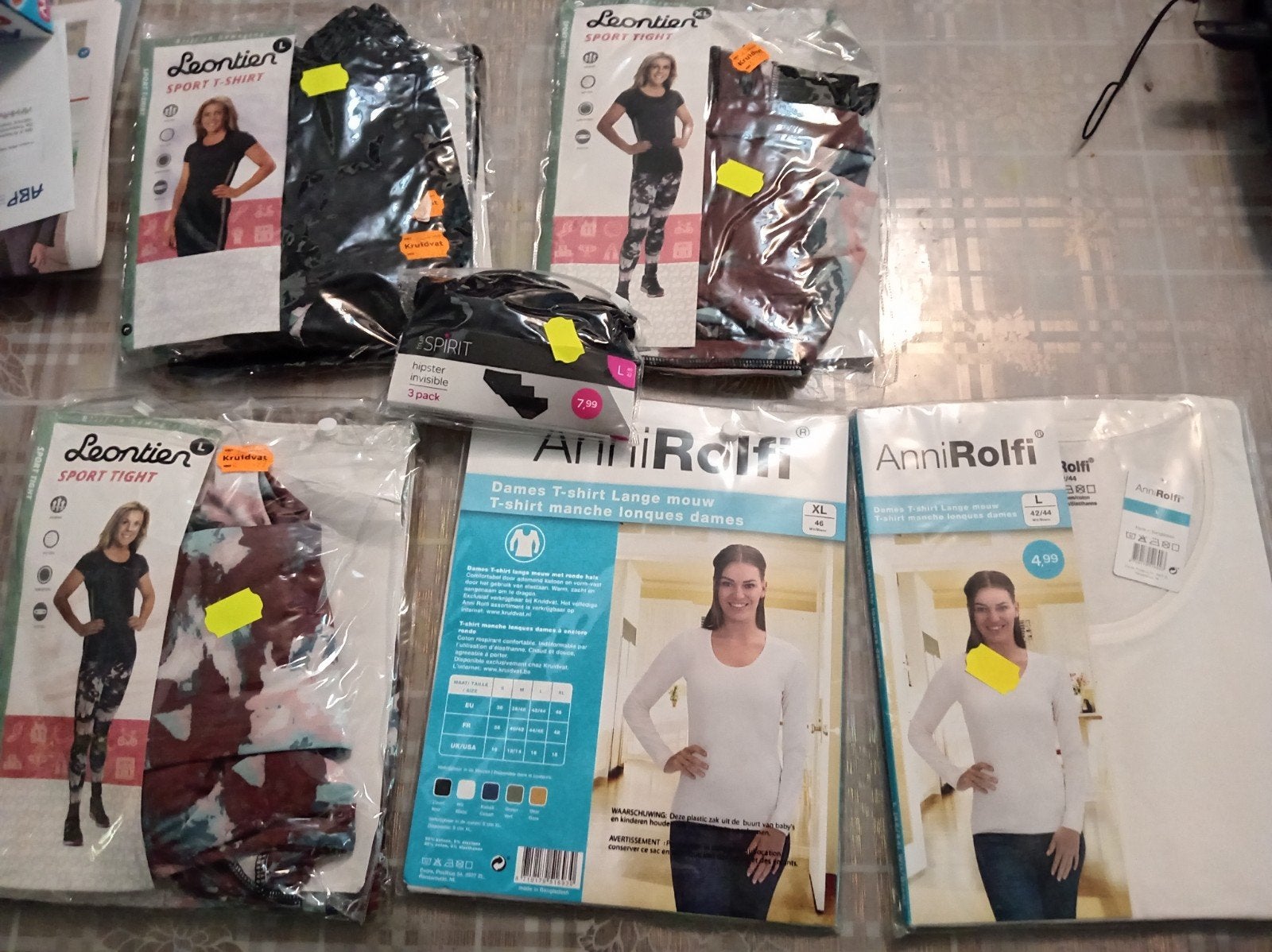 diverse vrouwen kledingstukken, Boeken, Tijdschriften en Kranten, Ophalen, Nieuw