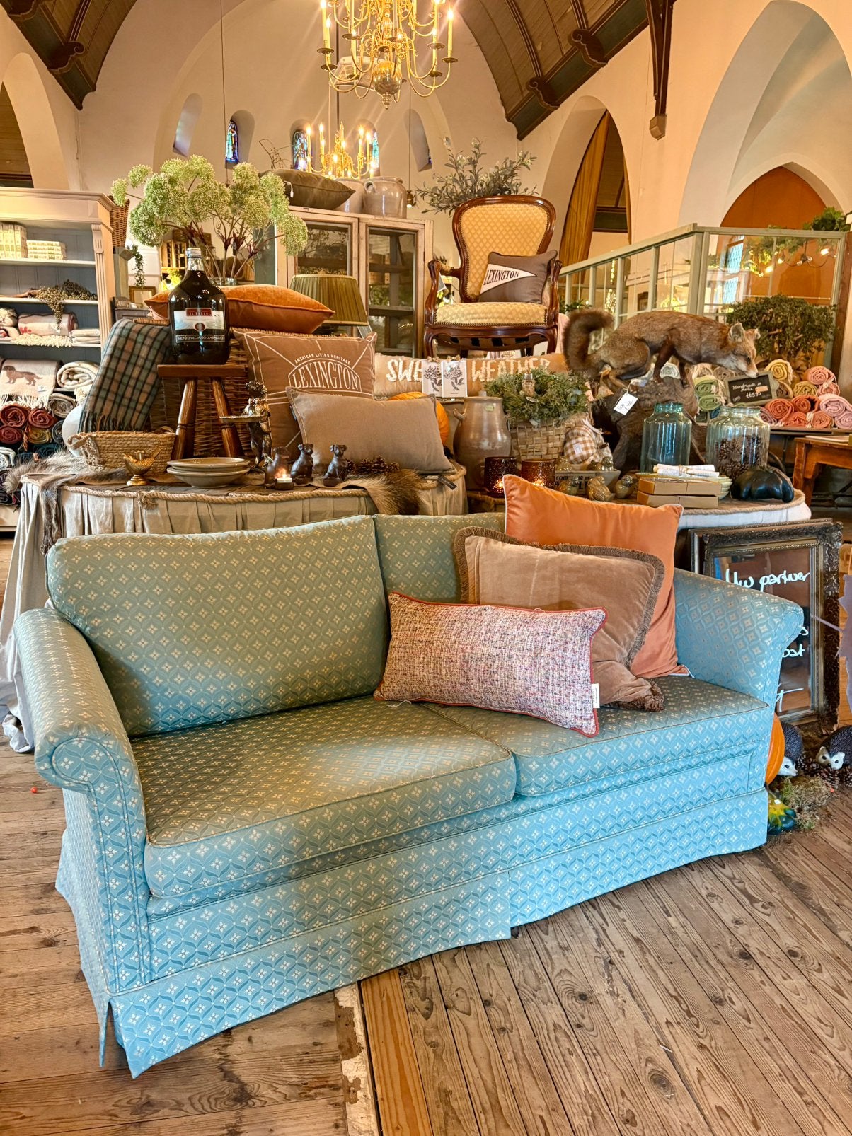 Leuke bank met prachtige print, showmodel , 3 zits bank, 75 tot 100 cm, Zo goed als nieuw, Hoofdstaat 15 de steeg, Il fienile