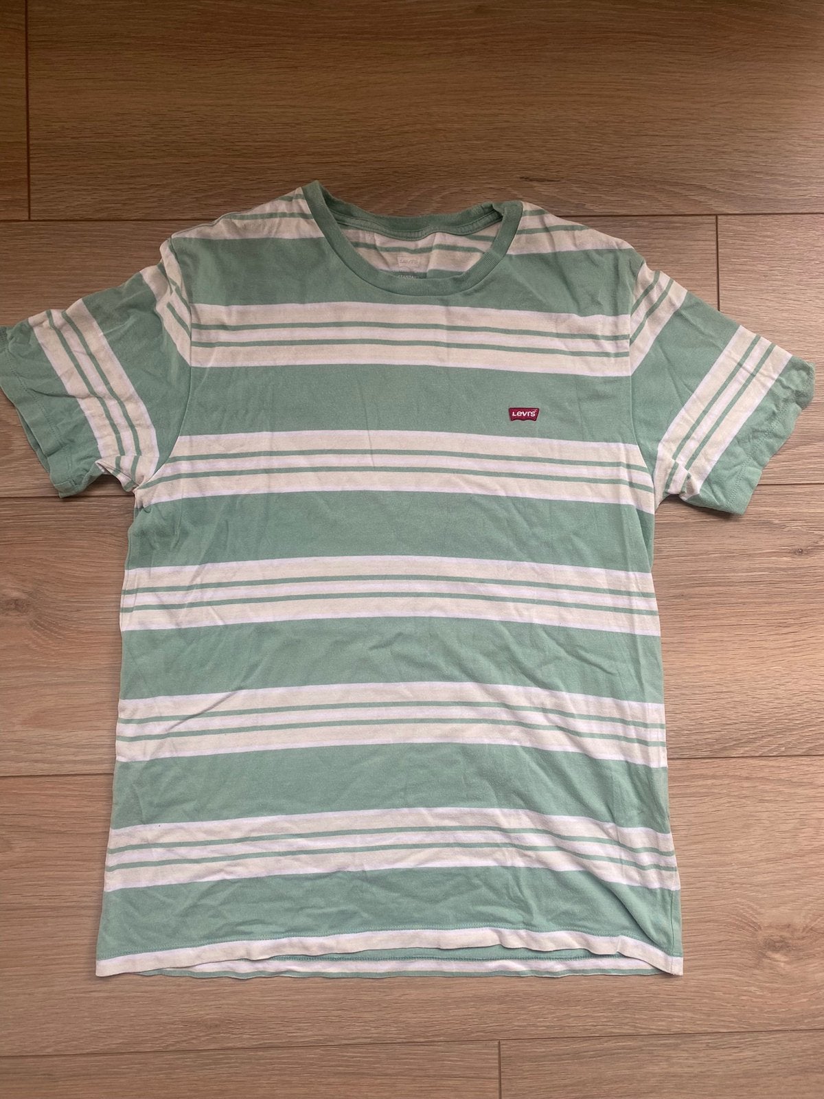 Levi’s t-shirt, Ophalen of Verzenden, Zo goed als nieuw, Maat 48/50 (M), Groen