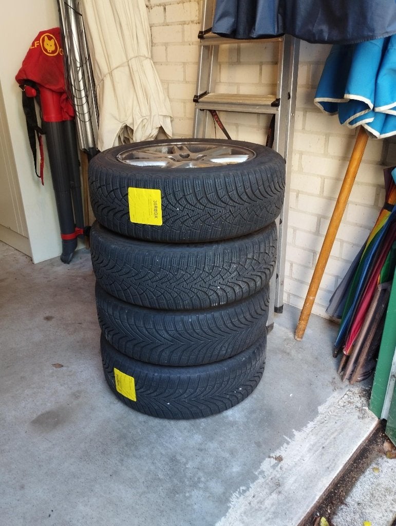 Set van 4 autobanden Vredestein 205/55R16 SnowTrac 5, Ophalen, Gebruikt, 16 inch, Band(en)