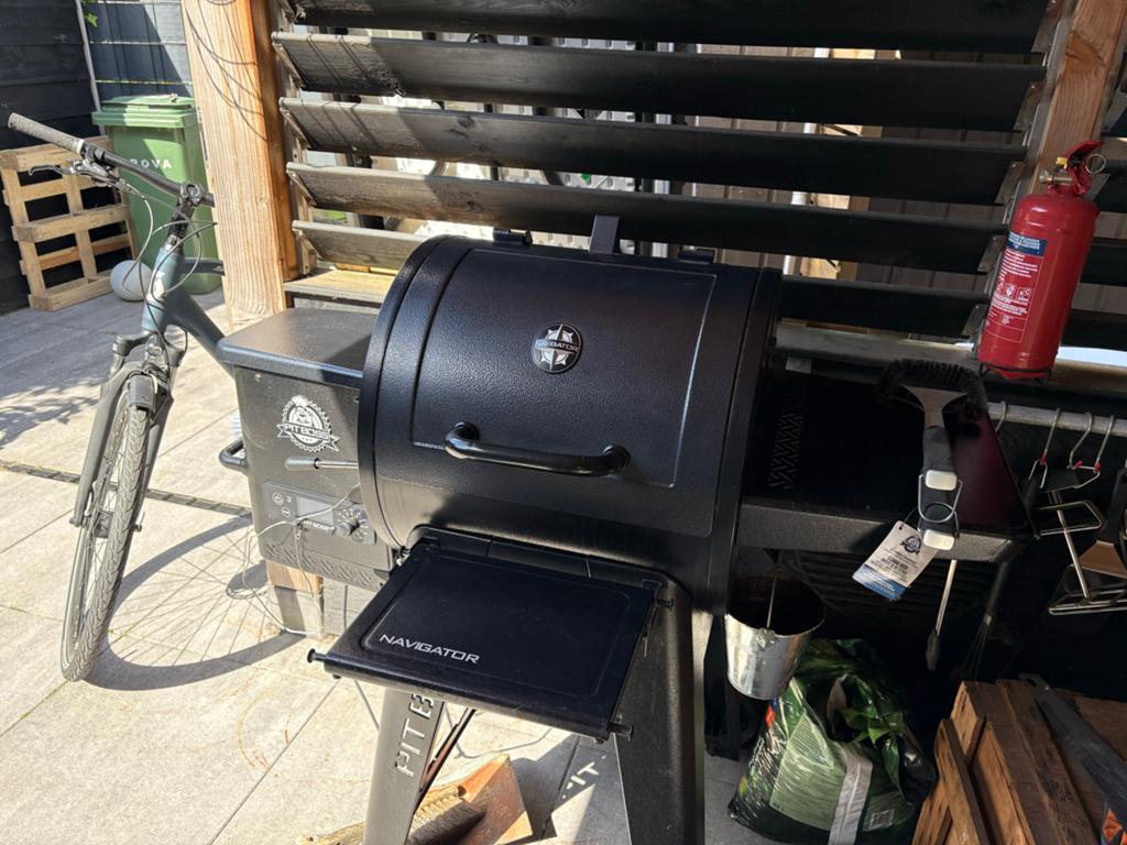 Pit Boss Navigator Pellet Grill - Zo goed als nieuw, Tuin en Terras, Houtskoolbarbecues, Ophalen of Verzenden, Zo goed als nieuw