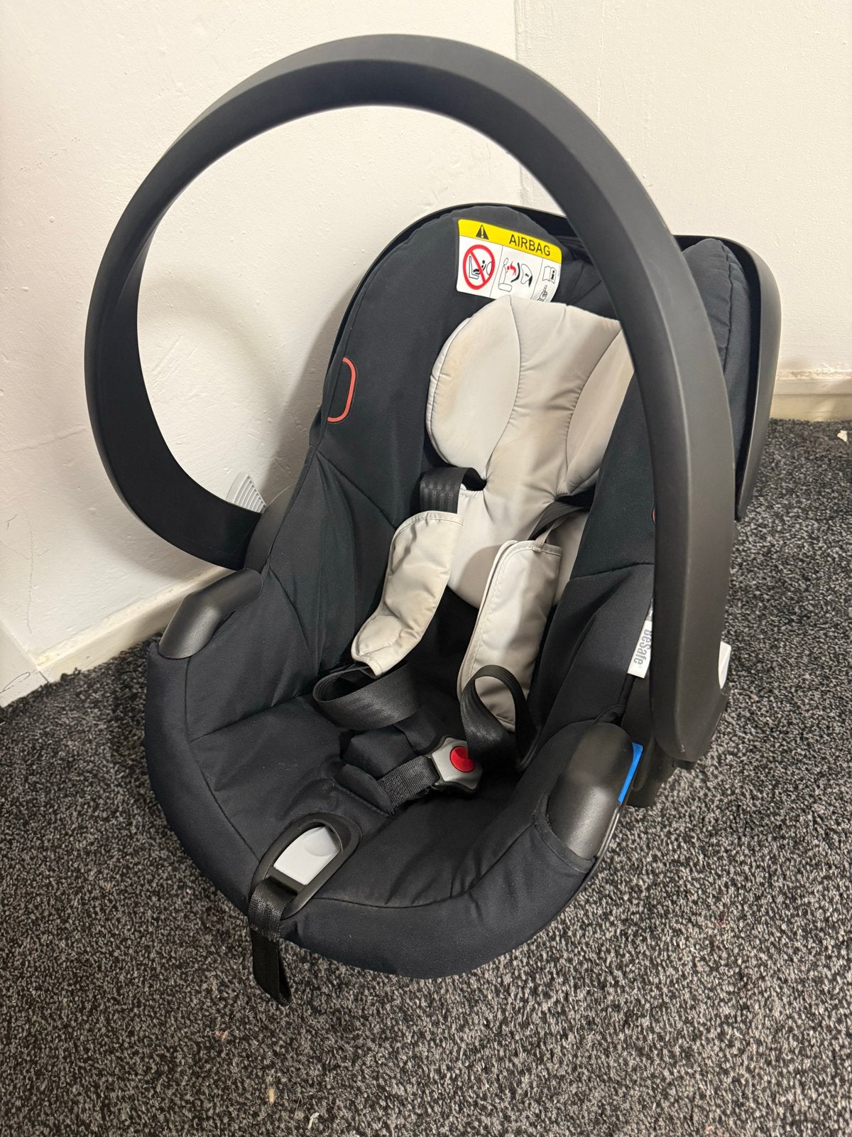 Stokke iZi Go Modular X1 by BeSafe Autostoel - Black, Kinderen en Baby's, Autostoeltjes, Autogordel of Isofix, Gebruikt, Zijbescherming