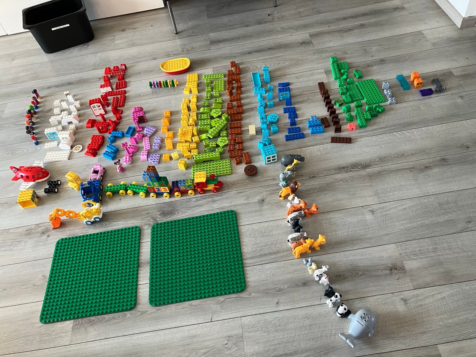 Grote collectie LEGO Duplo met dieren, voertuigen en meer, Ophalen, Inclusief minifiguren, Gebruikt, Duplo