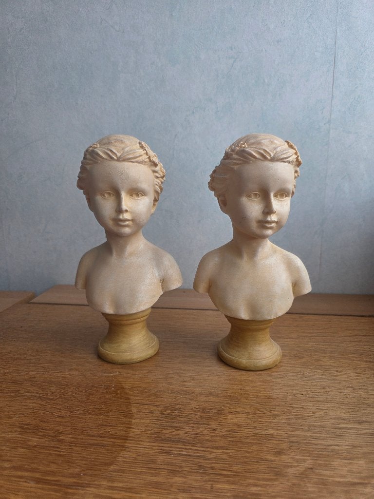 Set van 2 vintage bustes van meisjes, gips/composiet, Ophalen, Minder dan 20 cm, Buste, Handgemaakt