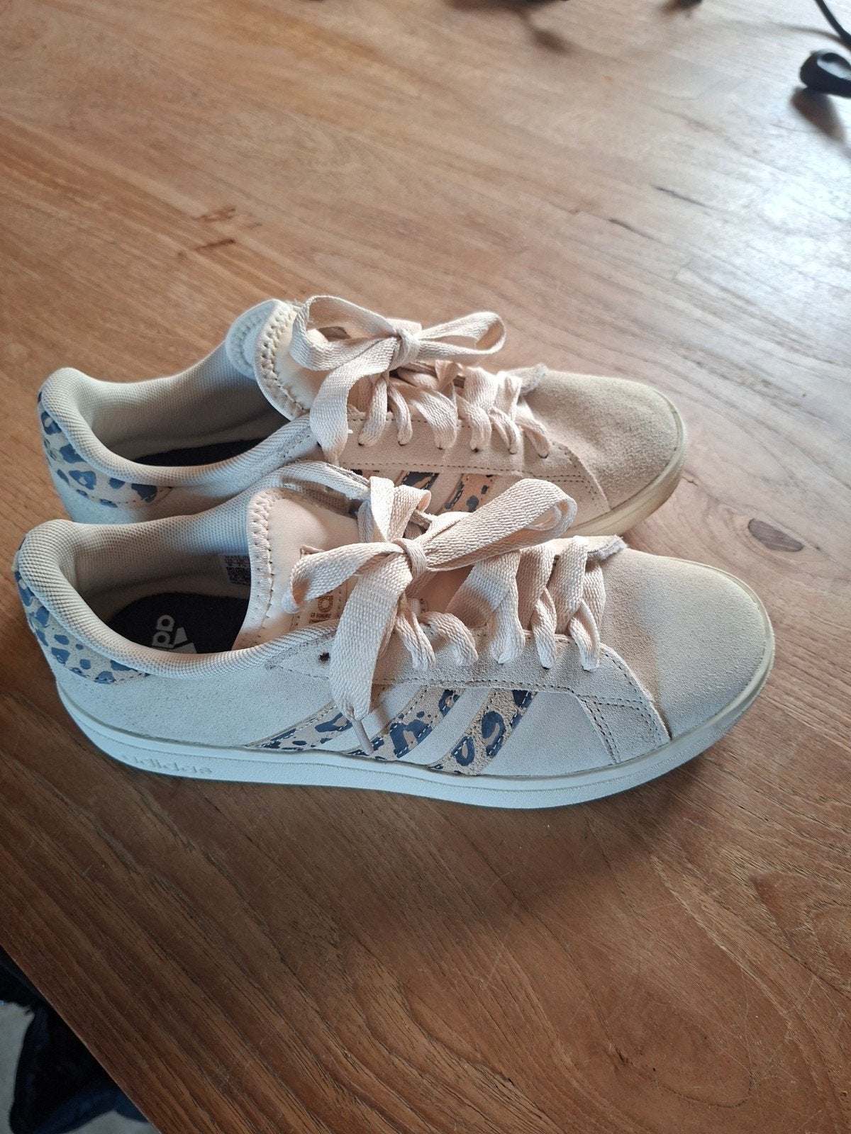 Adidas Grand Court maat 41, Kleding | Dames, Adidas, Beige, Ophalen of Verzenden, Sneakers of Gympen