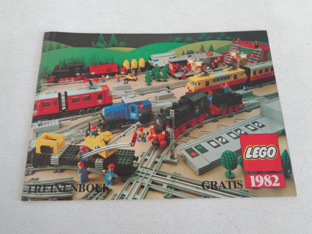 Lego Treinenboek 1982 - Gratis catalogus, Overige thema's, Lego, Overige typen, Ophalen of Verzenden