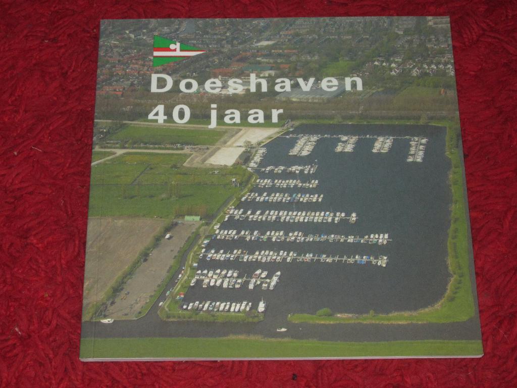 Leiderdorp - Doeshaven 40 jaar., Ophalen of Verzenden, Gelezen