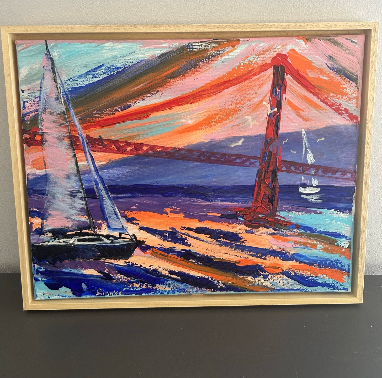 Schilderij 25 april brug Lissabon met zeilboten, Acrylverf, Ophalen of Verzenden, Ingelijst, Stadsgezicht