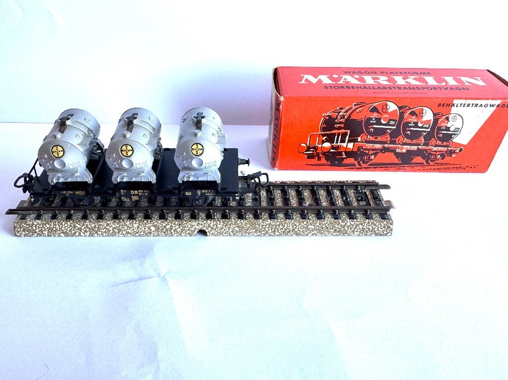 Märklin 4520 – DB Behältertragwagen met 3 Bayer-containers, Wisselstroom, Wagon, Ophalen of Verzenden, Zo goed als nieuw
