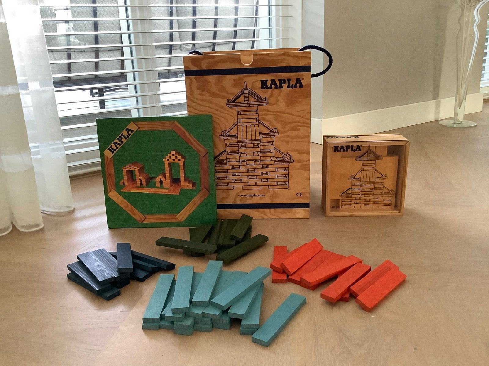 Kapla bouwblokken complete set met gekleurde blokken en boek, Ophalen, Zo goed als nieuw, Overige merken