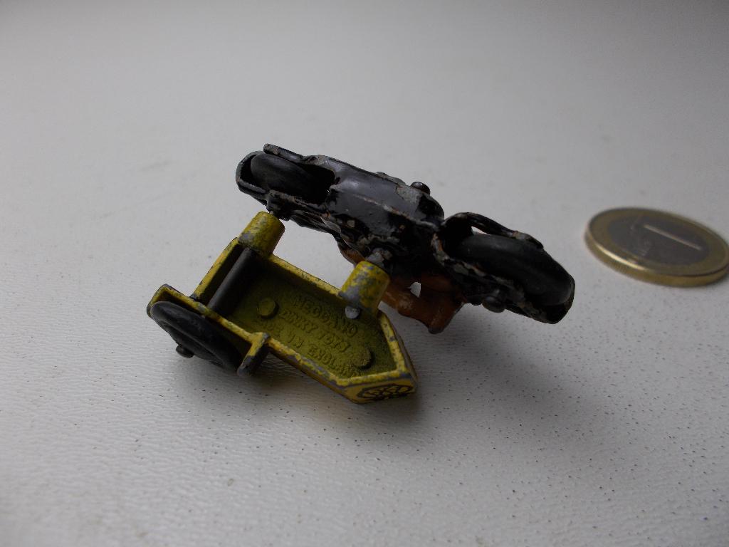 1938 Dinky Toys 44B MOTORCYCLE AA ROAD SERVICE +SIDE CAR -A-, Ophalen of Verzenden, Gebruikt, Overige typen, Dinky Toys