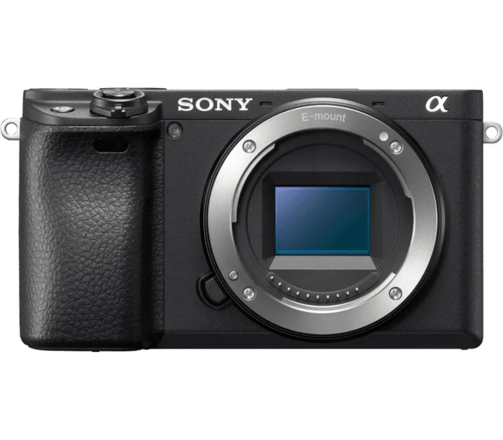 Sony A6400 + 18-105mm F4 G OSS – E-mount – Complete Set, Ophalen, Ingebouwde flitser, Lensdop, Zo goed als nieuw