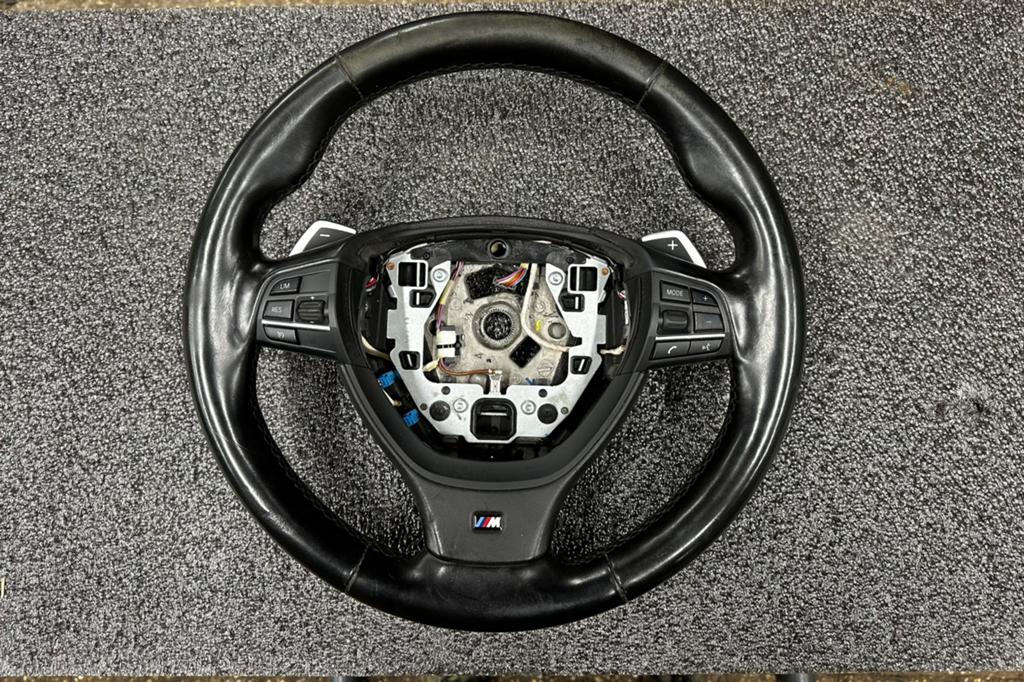 origineel M-pakket stuur met flippers bmw F01 F10 F11, Auto-onderdelen, Ophalen of Verzenden, Gebruikt, BMW
