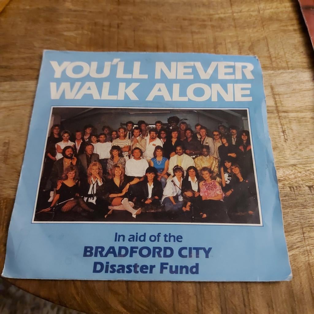 The crowd / you'll never walk alone, Ophalen of Verzenden, Zo goed als nieuw, Pop