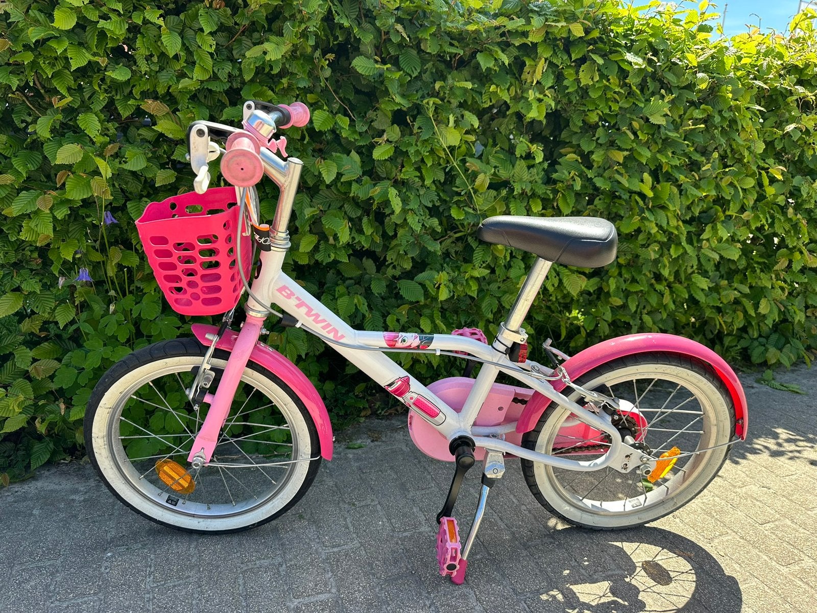 Meisjes fiets incl zijwieltjes weinig gebruikt! 16 inch, Fietsen en Brommers, Ophalen, Zo goed als nieuw, 16 inch