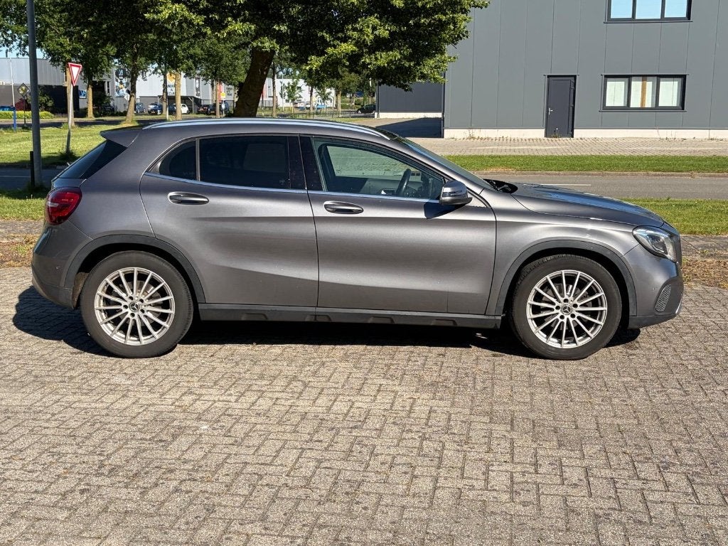 Mercedes-Benz GLA Gla180 1.6 90KW Aut7 2017 Grijs, 4 cilinders, 715 kg, 122 pk, 1335 kg