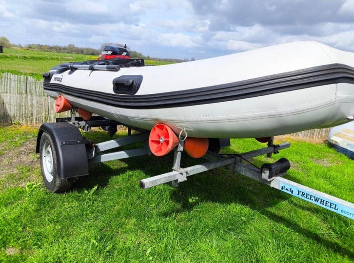 NEMAXX 330 RUBBERBOOT + MERCURY 8PK 2-TAKT SET, Watersport en Boten, Rubberboten, Ophalen of Verzenden, Zo goed als nieuw, Inclusief motor