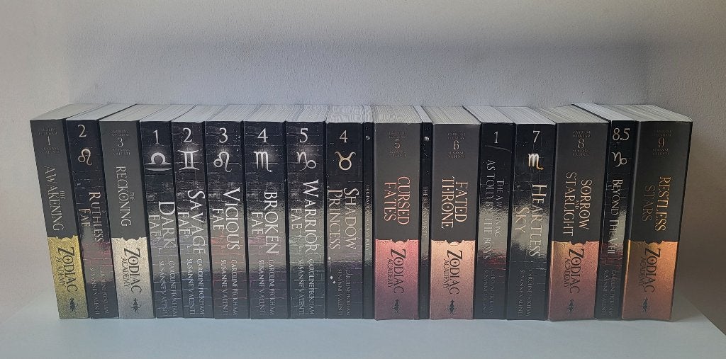 Zodiac Academy + Ruthless Boys | 18 boeken, Ophalen of Verzenden, Zo goed als nieuw, Caroline Peckham, Susanne Valenti