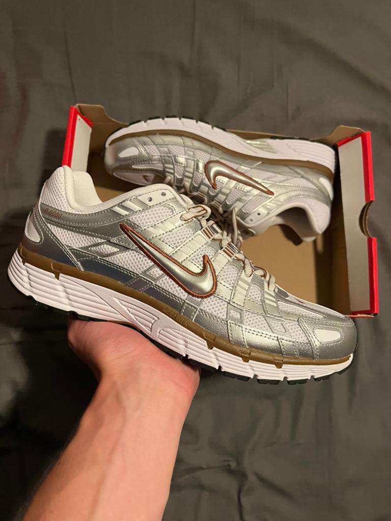 Nike P-6000 Wit Zilver - Maat 40.5 en 41, Kleding | Dames, Schoenen, Wit, Nieuw, Ophalen of Verzenden, Sneakers of Gympen